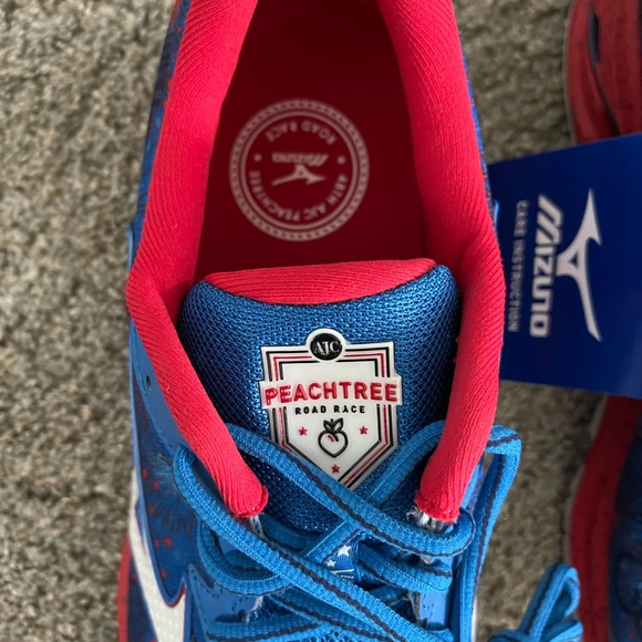 Mizuno Waverider 48th Peachtree Road Race Commemorative Athletic Running Shoes - Picture 3 of 5